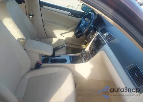 2013 Volkswagen Passat 2.5L Se из США, поврежденный, VIN 1VWBP7A33DC119491